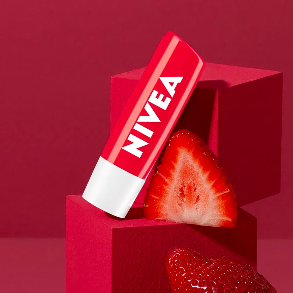Bálsamo Labial Nivea Fruity Shine Caring Lip Fresa X 4.8 Gr